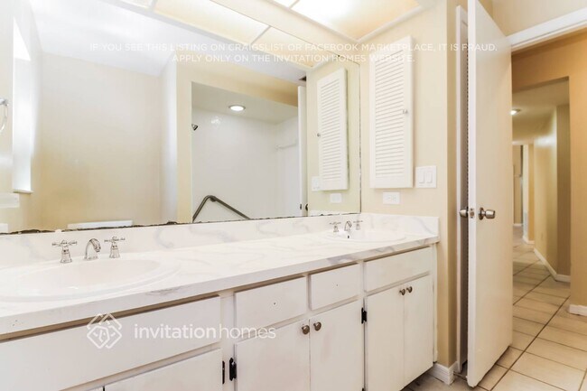 Building Photo - 2998 Farnham Way