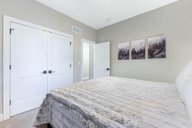 Building Photo - 856 BELLE Rdg Lp