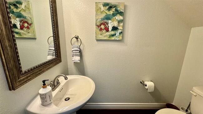 Building Photo - 27 Jonquil Pl