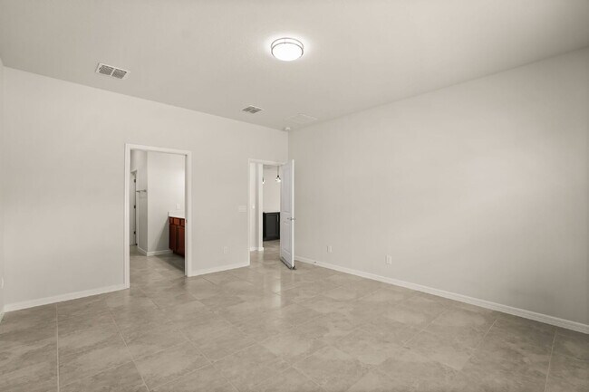 Building Photo - 2715 Clear Night Ave