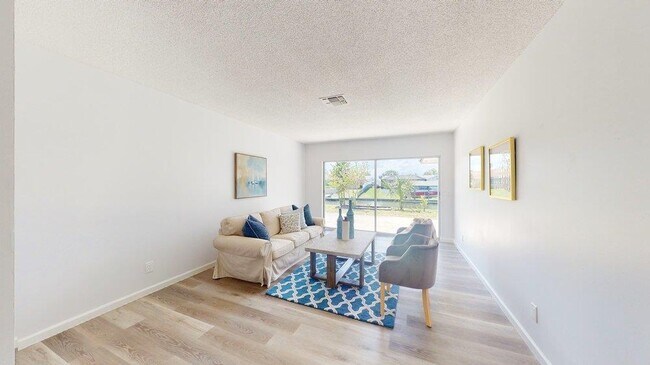 Building Photo - 10 Coral Reef Ct S