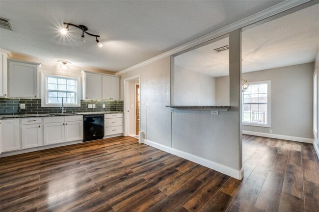 Building Photo - Colorado Street