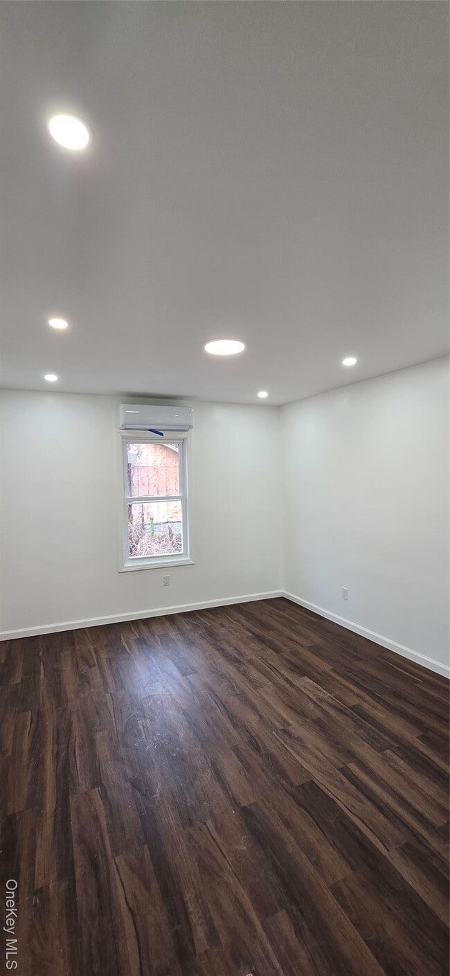 Building Photo - 452 S 1st Ave