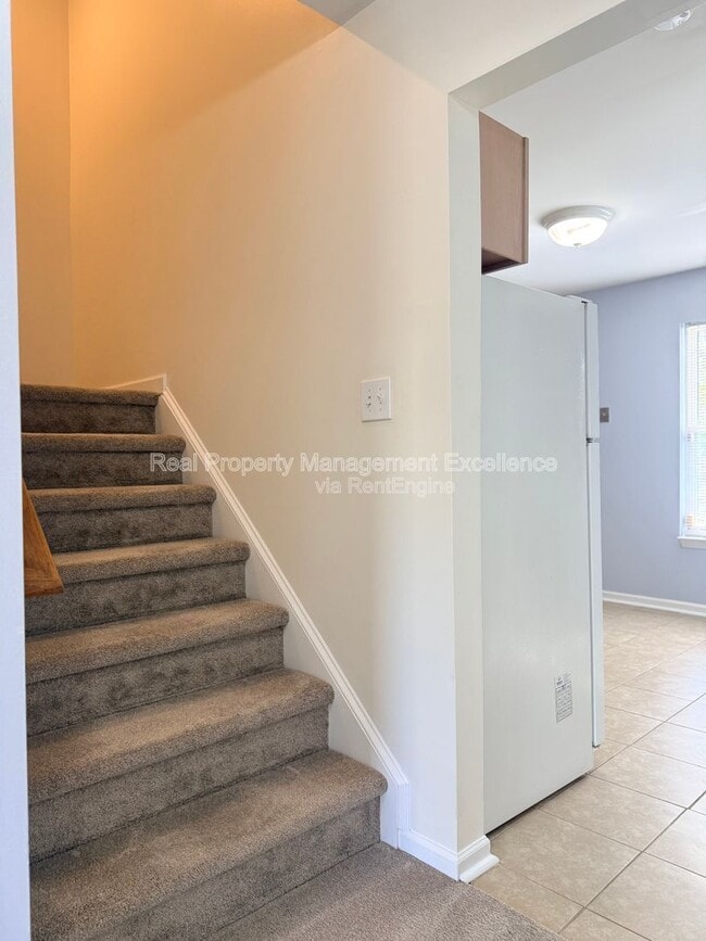 Building Photo - 12 Red Ln