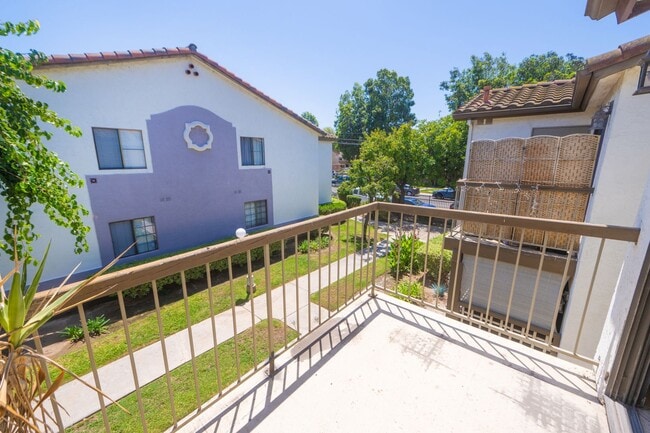 Building Photo - 3550 Sunset Ln