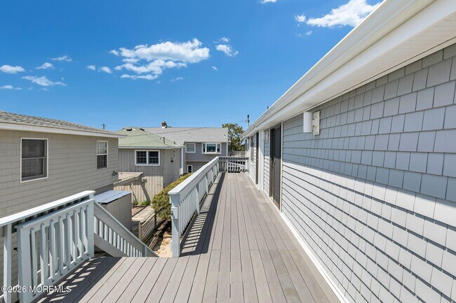 Building Photo - 304 Oceanfront