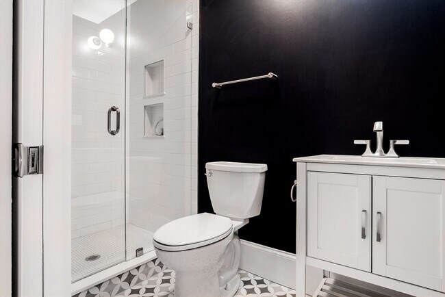 Building Photo - 59 Strathmore Rd