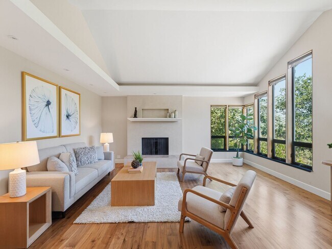 Building Photo - OPEN HOUSE 5/9 & 5/10 1:30-4:30