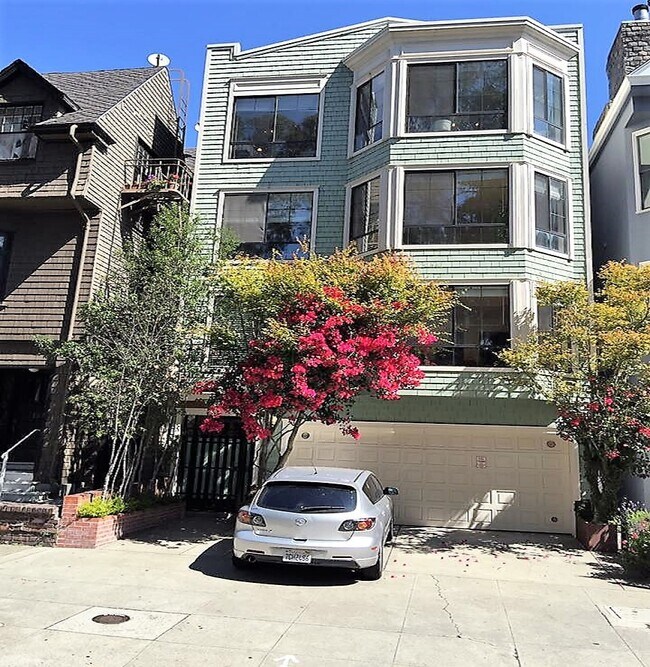 Primary Photo - 1576 Fell St