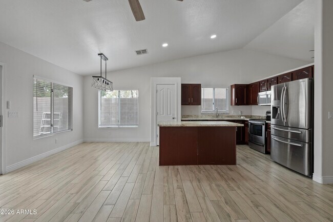 Building Photo - 3746 E Magnus Cir