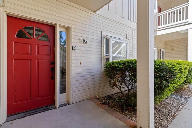 Building Photo - 5146 S Surprise Way