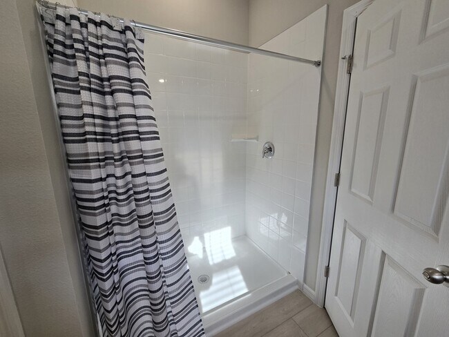 Building Photo - Beautiful 3/2/2 SF Home For Rent in Davenport, FL $2199