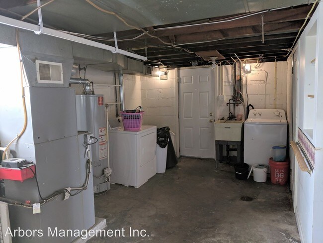 Building Photo - 3 br, 1.5 bath House - 3806 Greensburg Pike