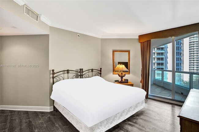 Building Photo - 21050 Point Pl