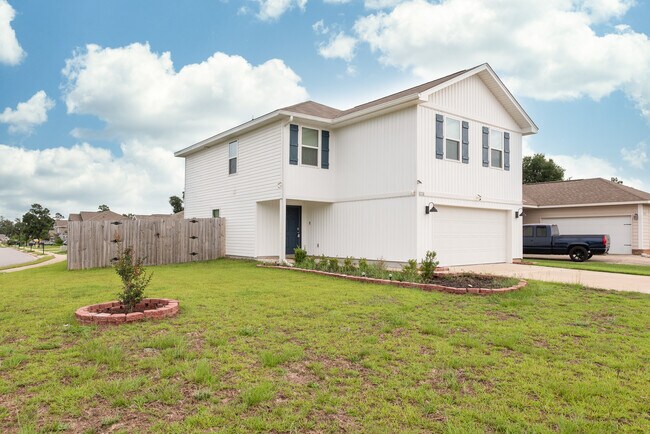 Building Photo - 5720 Blackhorse Cir