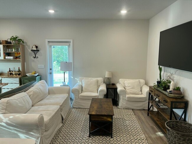 Building Photo - 5765 Stellarjay St