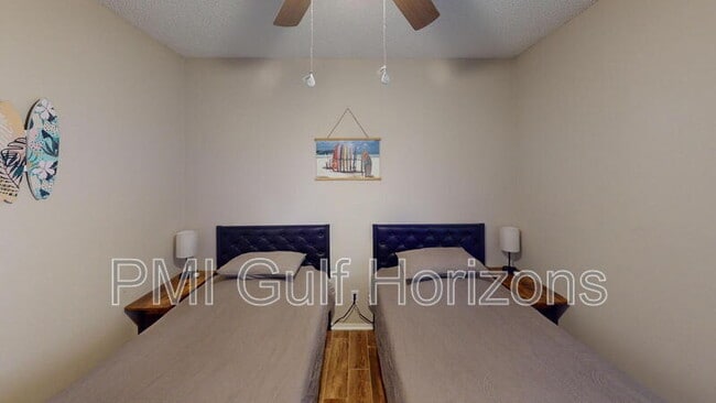 Building Photo - 3900 Baywoods Dr