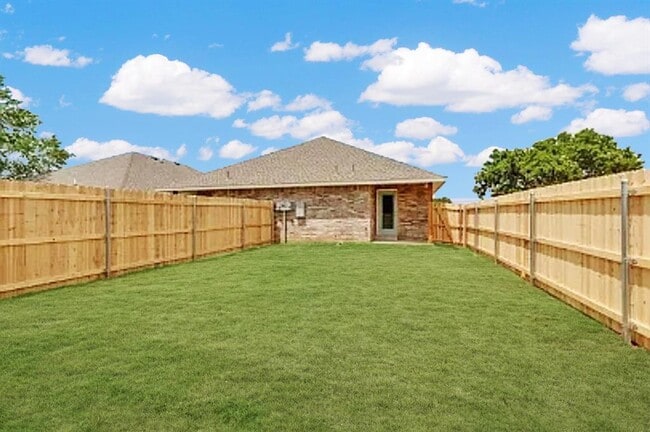 Building Photo - 1324 SW New York Ave