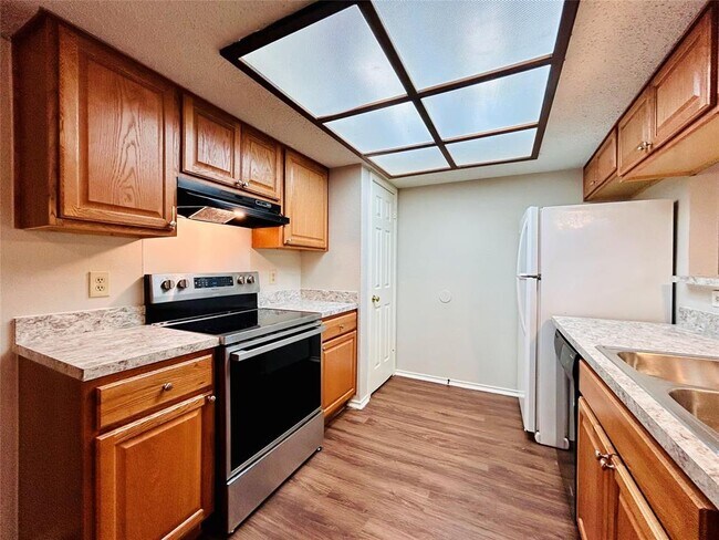 Building Photo - 9304 Kempler Dr