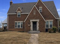 Building Photo - 1606 Laurel Ave