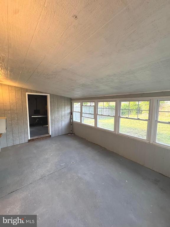 Building Photo - 74 Plumtree Ln