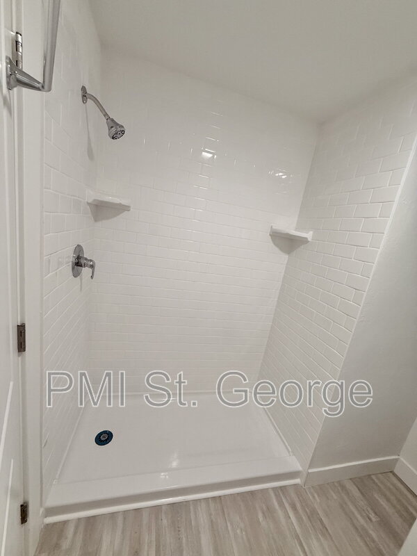 Building Photo - 288 W Diagonal