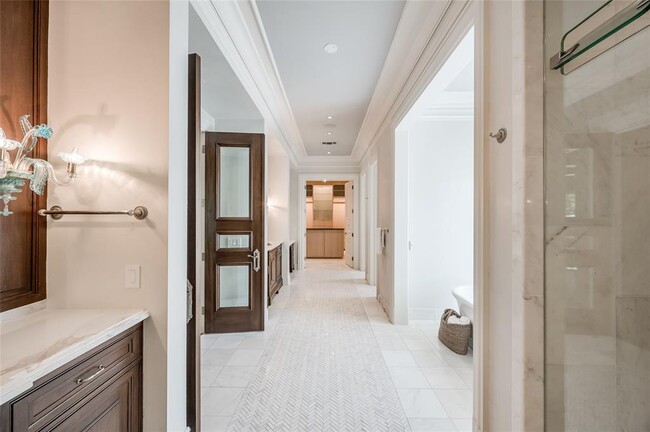Building Photo - 3868 Olympia Dr