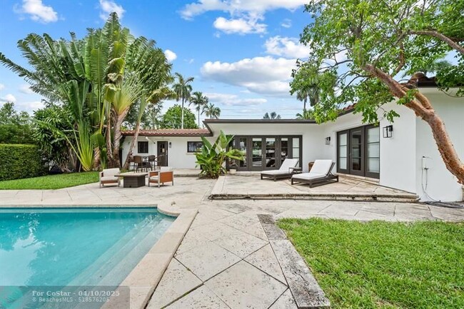 Building Photo - 331 Lido Dr