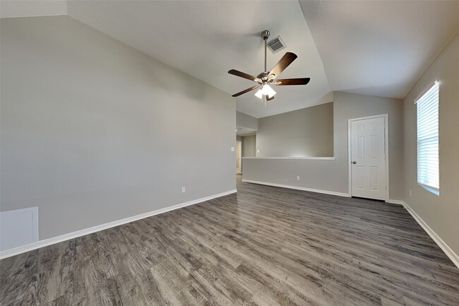 Building Photo - 12115 Carriage Oak Cir