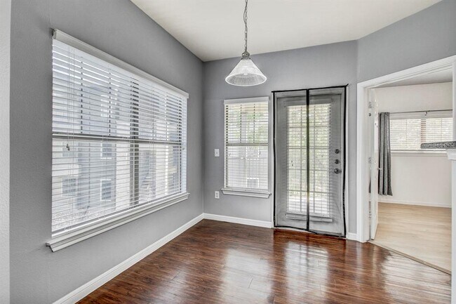 Building Photo - 2320 Gracy Farms Ln