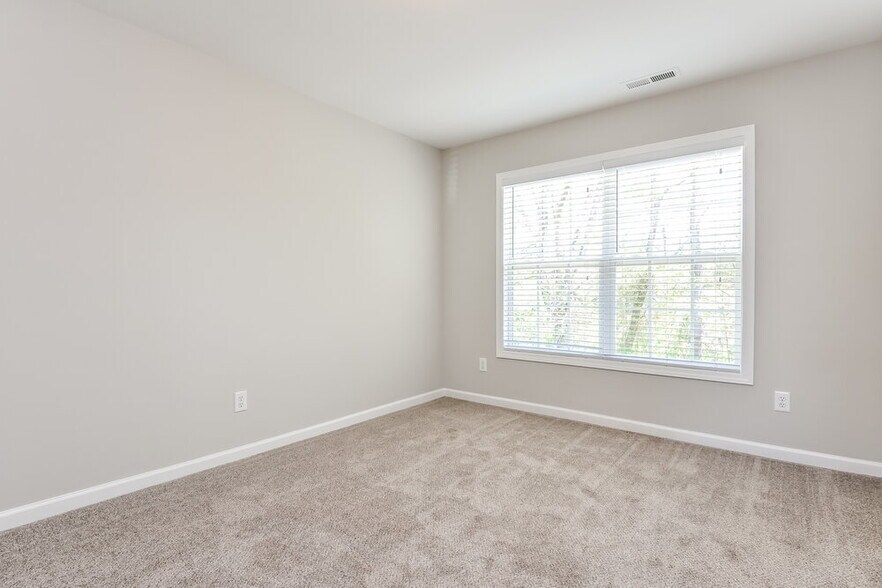 Building Photo - 1233 Braemar Highland Dr