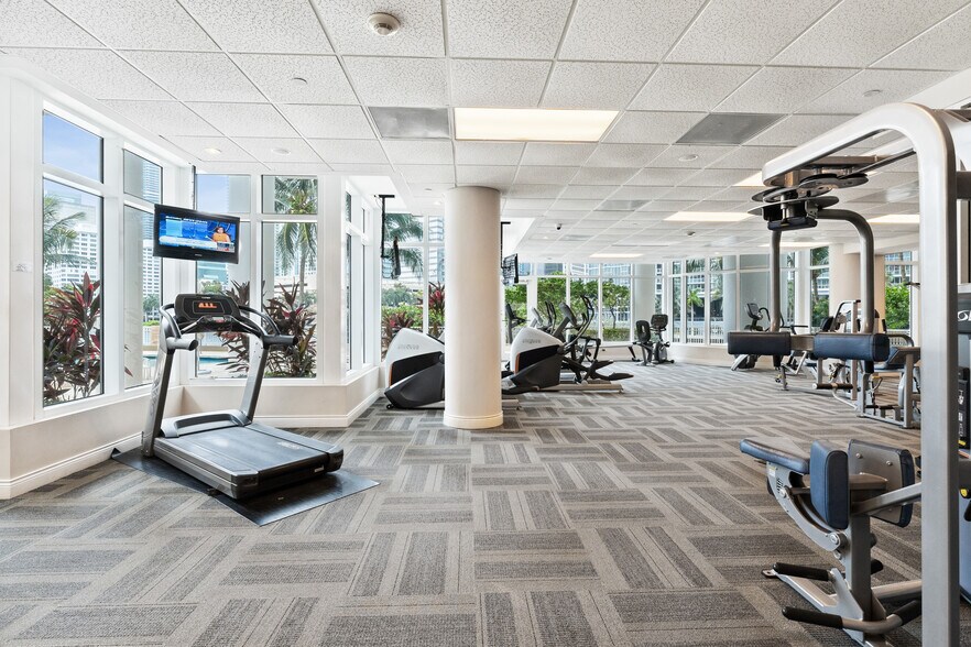 Building Photo - 801 Brickell Key Blvd