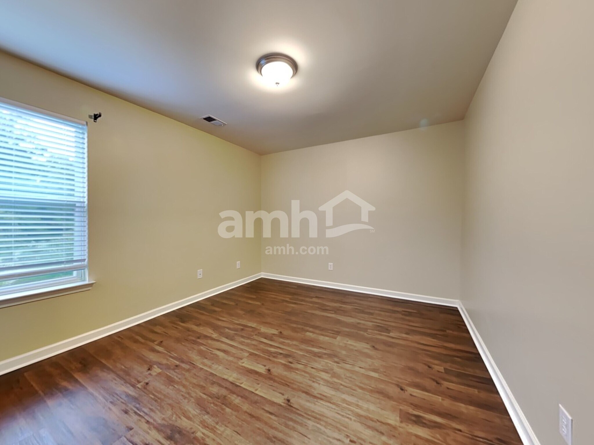 Building Photo - 195 Meadow Wood Rd