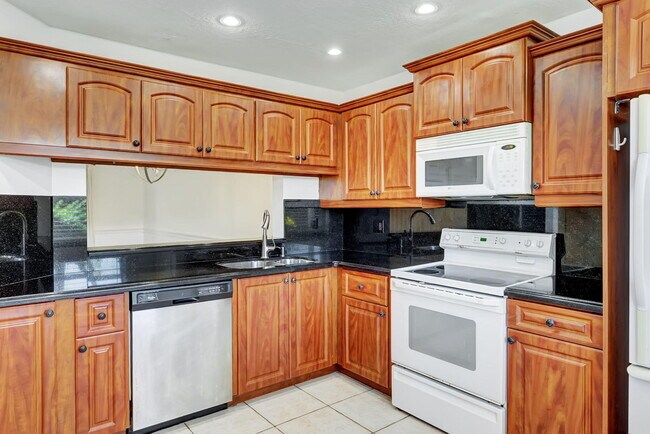 Building Photo - 6372 Boca Cir