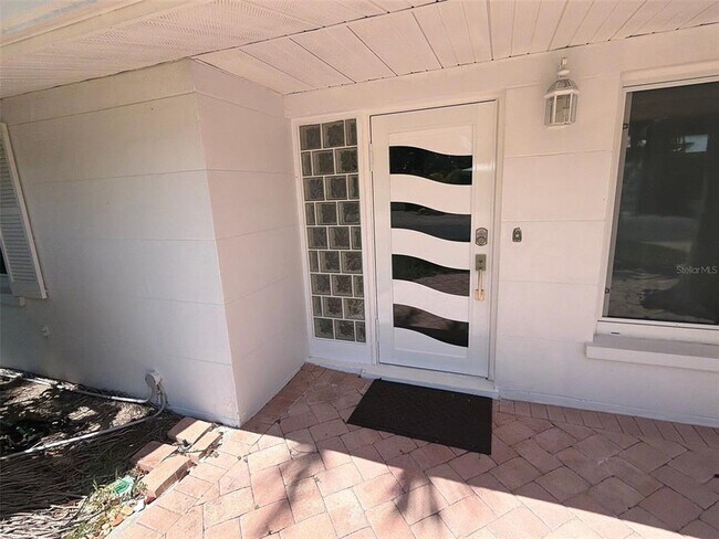 Building Photo - 561 Tarawitt Dr