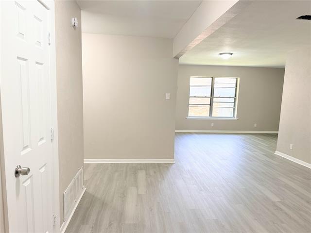 Building Photo - 1228 Oak Dr