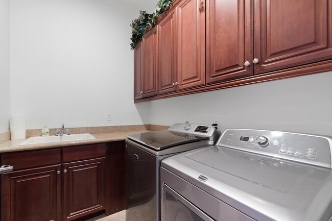 Building Photo - 82833 Odlum Dr