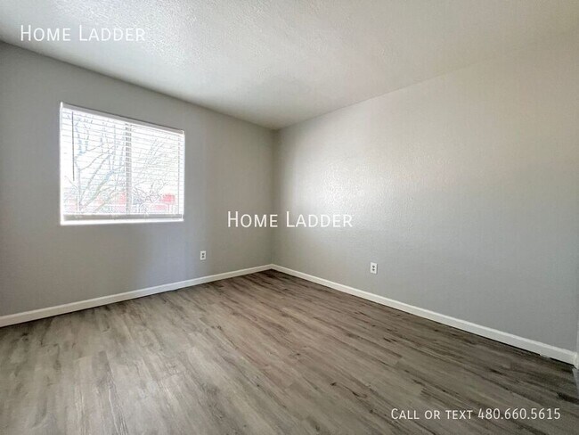 Building Photo - 4959 S Park Ave