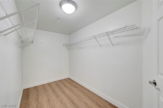 Building Photo - 2291 W Horizon Ridge Pkwy