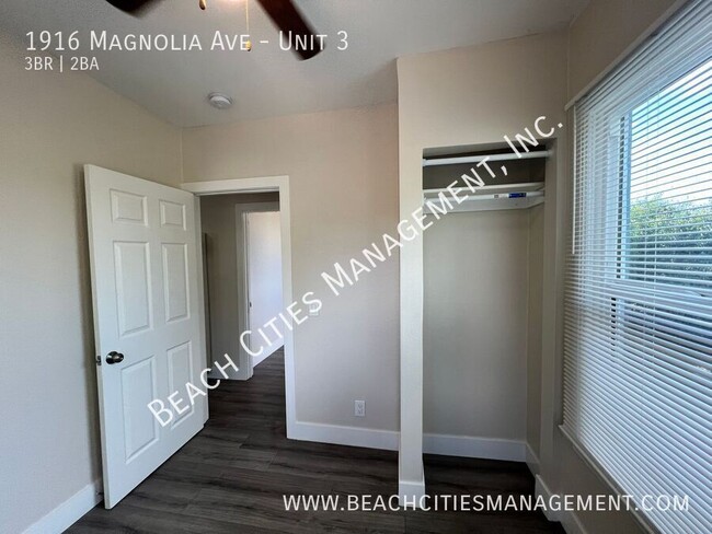 Building Photo - Recently Reduced! Upper Unit Apartment wit...