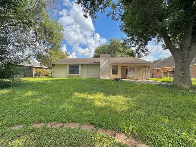 Building Photo - 1822 Willow Bend Dr