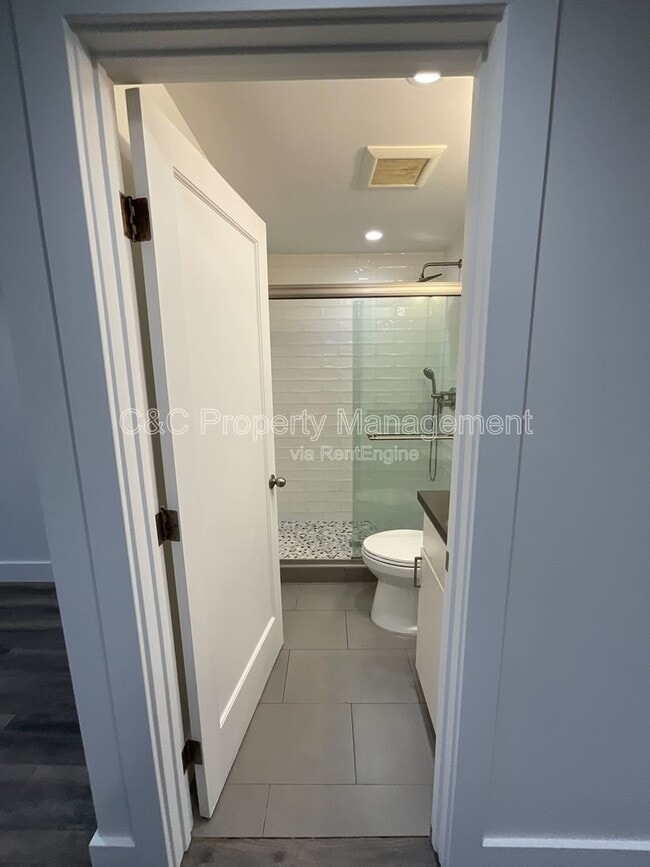 Building Photo - 184 Los Olivos Ave