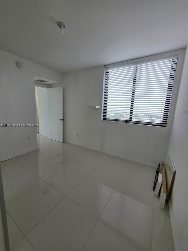 Building Photo - 5300 Paseo Blvd