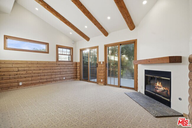 Building Photo - 373 Loftyhill Dr