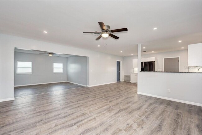 Building Photo - MOVE IN TO THIS SARASOTA HOME NOW WITH ZER...