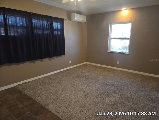 Building Photo - 1013 Greenbriar Dr