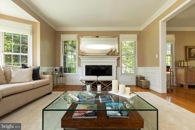 Building Photo - 8809 Saunders Ln