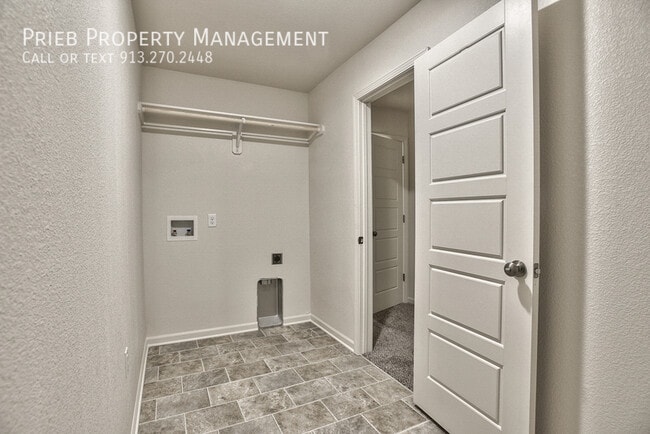 Building Photo - 12611 S Benedict St