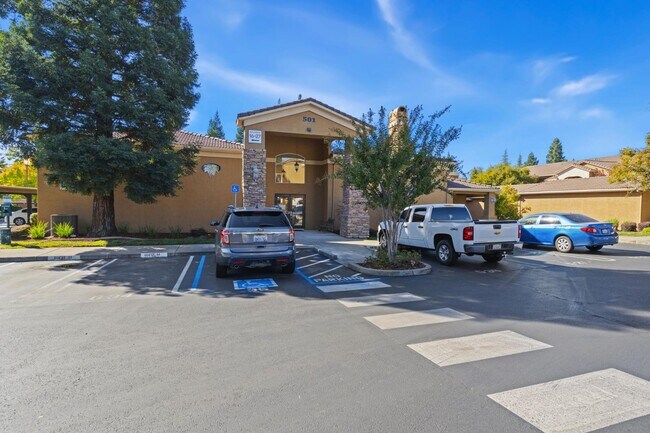 Building Photo - 501 Gibson Dr