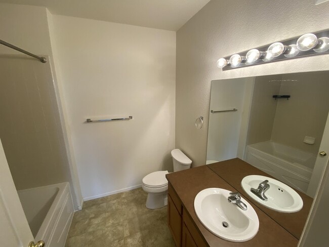 Building Photo - 2115 Grays Peak Dr